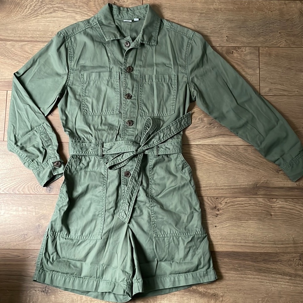 Petite olive green GAP utility romper - Picture 3 of 13